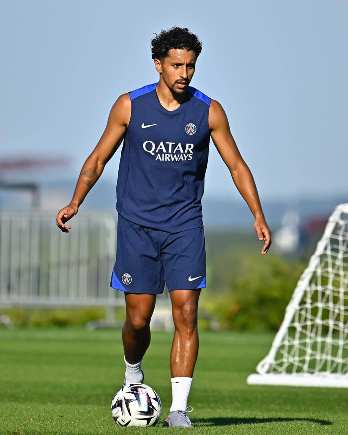 关于国际比赛日体能课后，巴黎圣日耳曼再遭质疑备战欧联，态度坚定，训练强度明显提升的信息